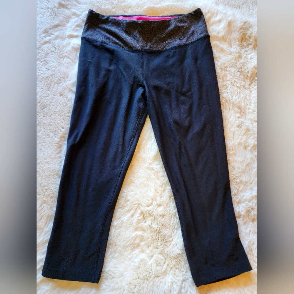 Nike Dri Fit Cropped Leggings/Size Medium
